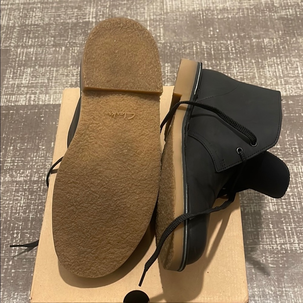 Clarks - Picture 3 of 11